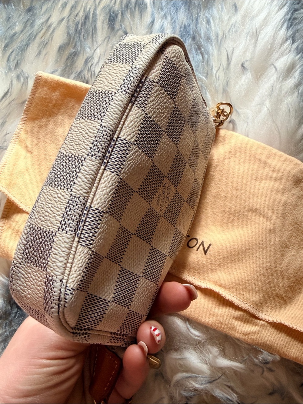 Louis Vuitton Damier Azur Mini Pochette Accessoires - Picture 10 of 16